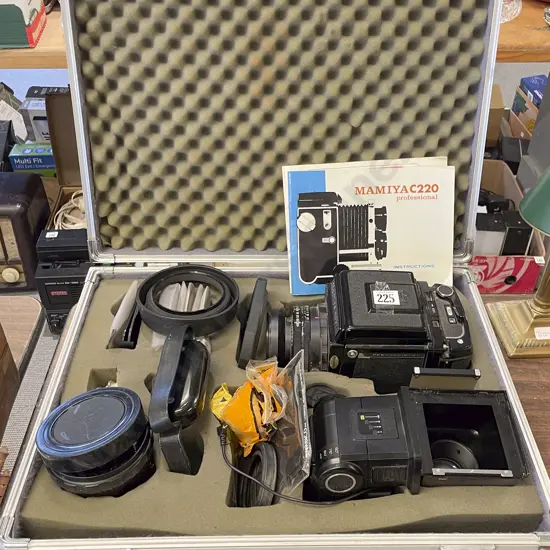 Mamiya RB67 Vintage Camera & Accessories in Original Flight Case