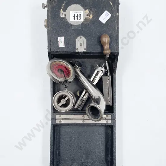 Vintage Peter Pan Portable Windup Gramophone