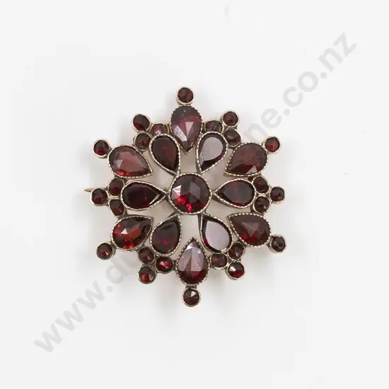 Vintage 9ct Garnet Star Burst Cluster Brooch