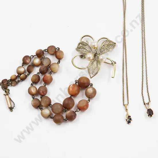 9ct Three Stone Sapphire Pendant