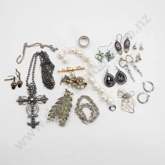 Small Qty Modern Costume Jewellery