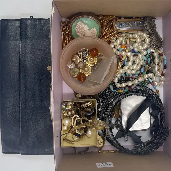 Small Qty Mixed Vintage and Modern Costume Jewellery