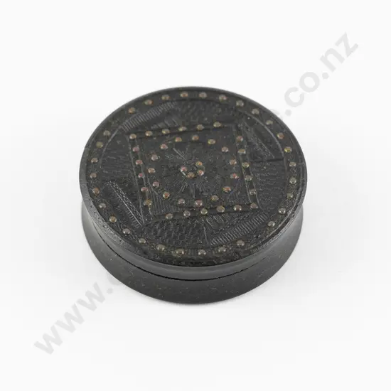 Early C19th Finely Moulded Pattern Circular Horn Snuff Box