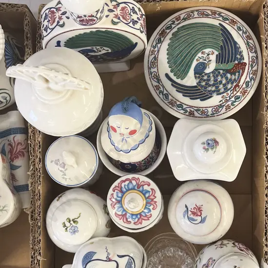 Small Box Quantity of Assorted Elizabeth Arden China etc