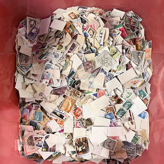 Quantity of Assorted Loose Stamps