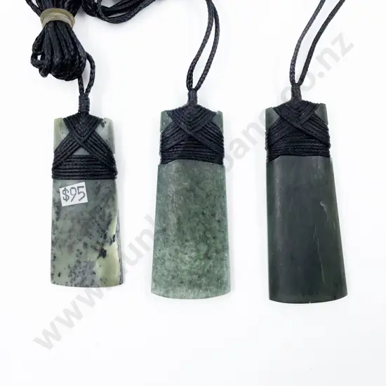 Bag of Assorted Tourist Ware Pendants