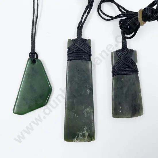 Bag of Assorted Tourist Ware Pendants
