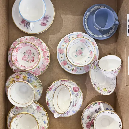 Small Quantity of Assorted China Miniatures