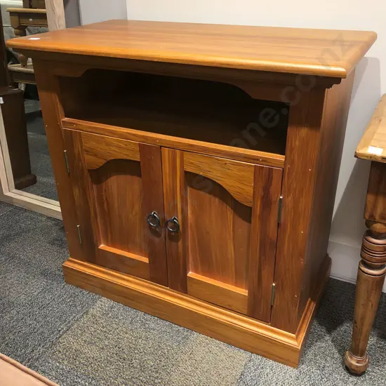 Rimu Entertainment Cabinet