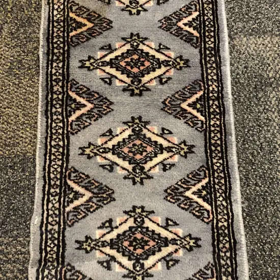 Small Slender Runner