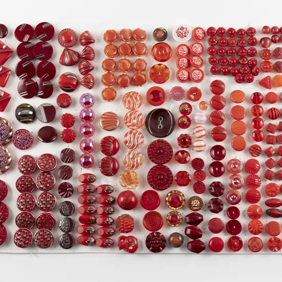Collection Victorian & Art Deco Red Glass Buttons