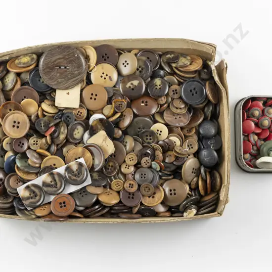Collection Vintage Plastic Horn & Various Coat & Shirt Buttons