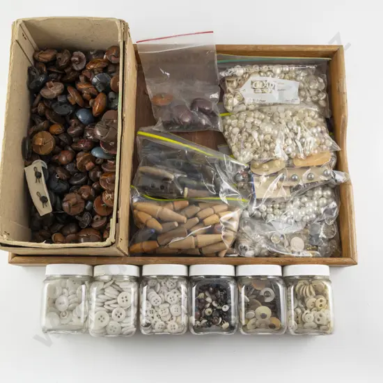 Collection Various Pearl Buttons Glass Shirt Buttons & Leather Buttons