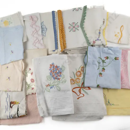Collection Vintage Embroidered Hand Towels