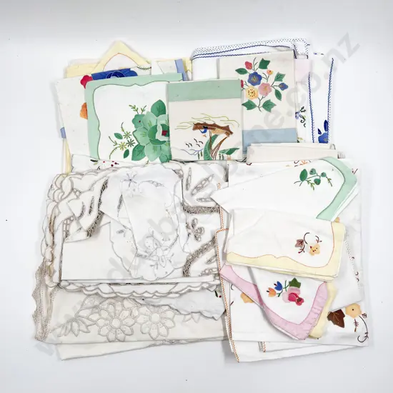 Various Machine Woven Table Covers Napkins & Doilies