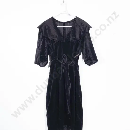 Large Size 1930s Black Velvet Mourning Dress