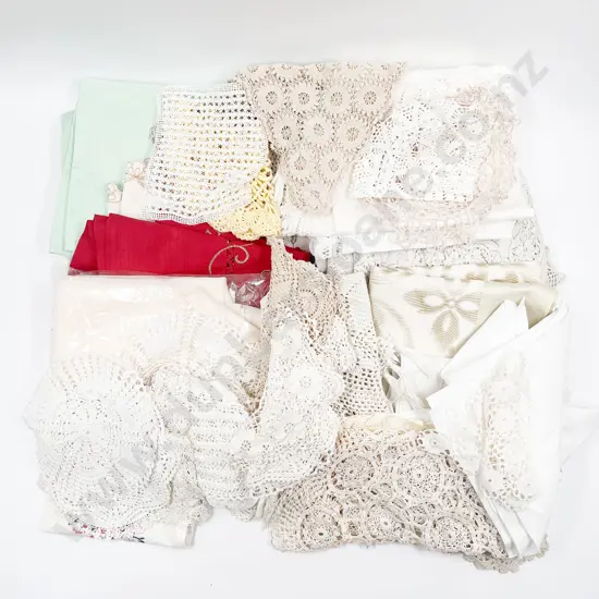 Selection of Assorted Vintage Linens