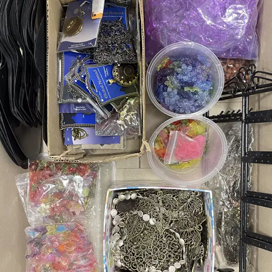 Collection Jewellery Metal Fittings and Loose Beads