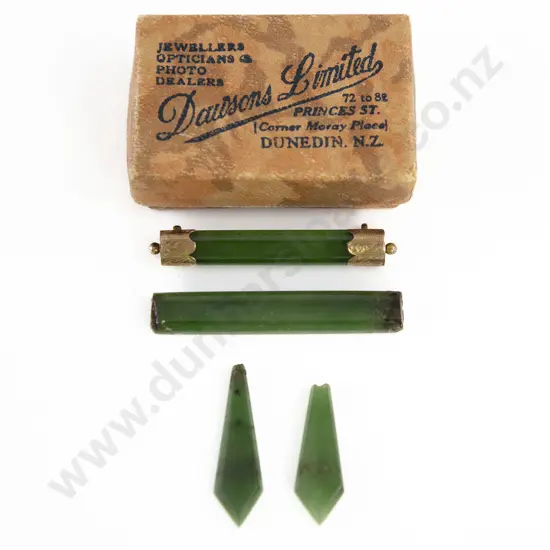 NZ 9ct Mounted Greenstone Bar Brooch