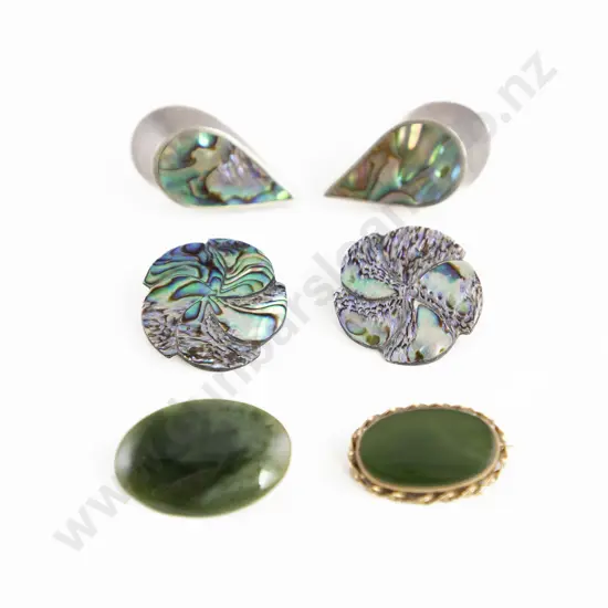 9ct Framed Oval Panel Greenstone Brooch