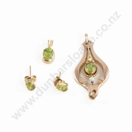 Two 9ct Green Peridot Pendants with Pair Peridot Stud Earrings