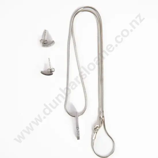 14ct Three Stone Diamond Rail Pendant