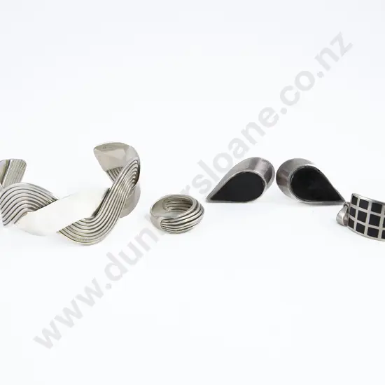 Modern Design Silver Cuff Bracelet