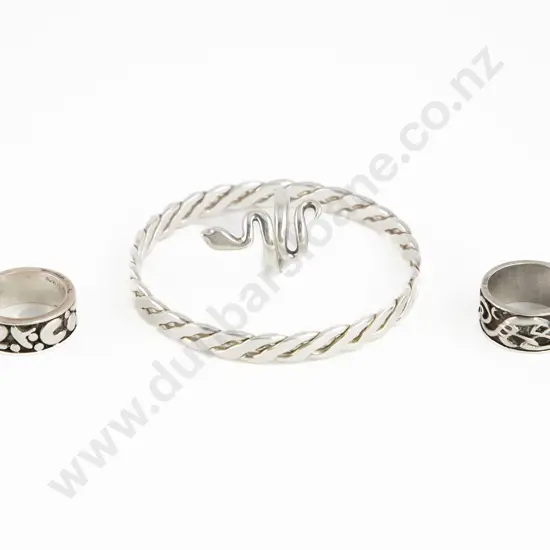 Modern Design S/S Bracelet with Three Rings