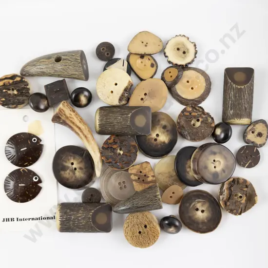 Collection Horn and Coconut Buttons
