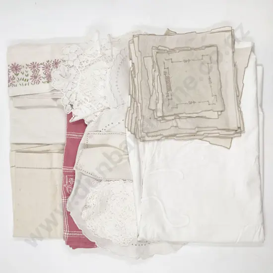 Collection Vintage Table Linens