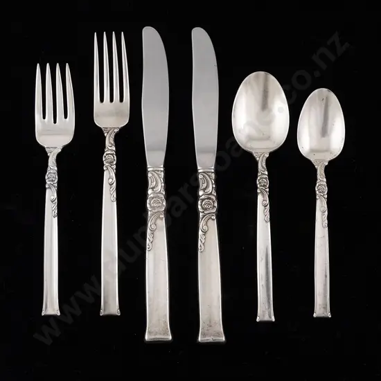 Heirloom Silver Rose Pattern 58 Piece S/S Cutlery Suite By Oneida