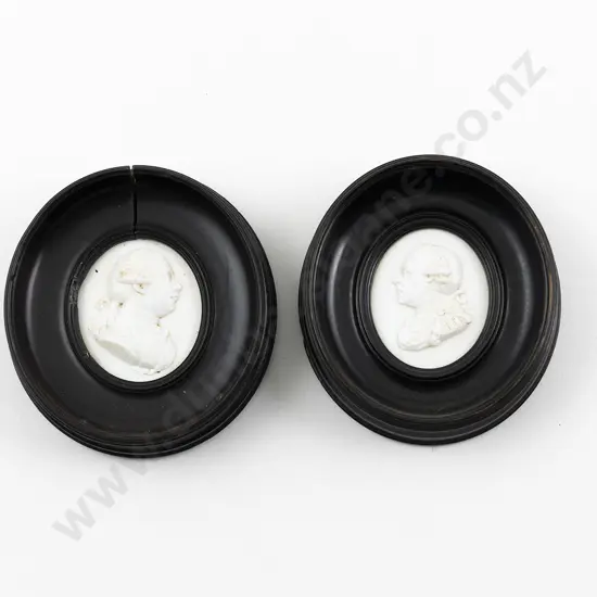 Pair Geo III Bas Relief Wax Portrait Panels Of 2 Gentlemen