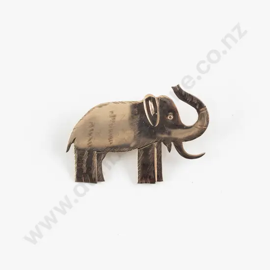 NZ Early C20th 9ct Elephant Lapel Pin