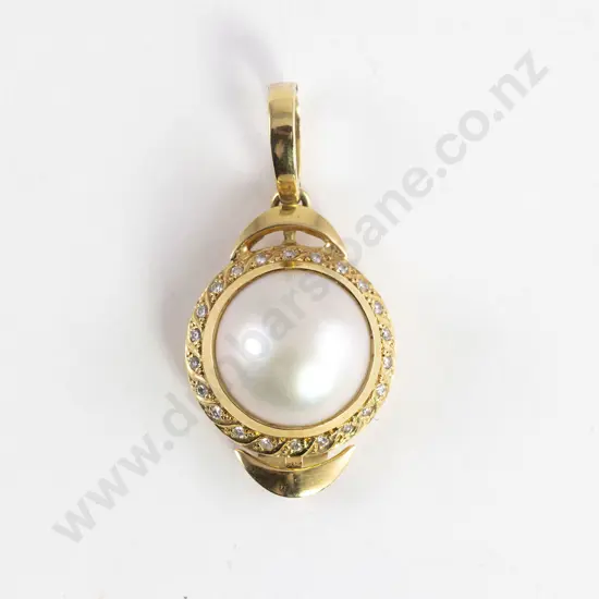 18ct Mabe Pearl and Diamond Pendant Enhancer