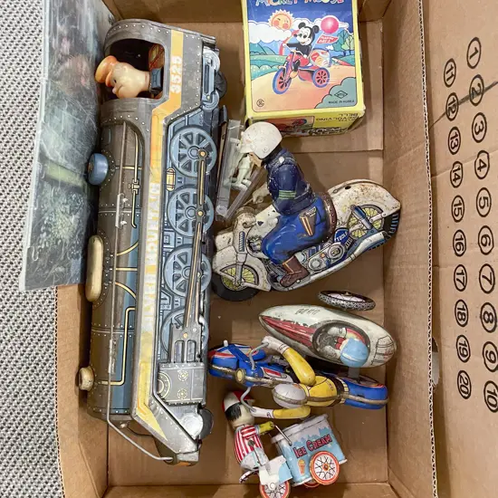 Collection Tin Plate Clockwork Toys