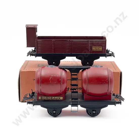 Hornby O Gauge French Boxed Wagon Tombereau and unboxed Double Wine Barrel Wagon
