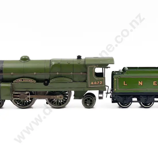 Hornby O Gauge Clockwork Flying Scotsman Locomotive and 6-wheel Tender