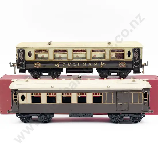 Two Hornby O Gauge Pullman Coaches
