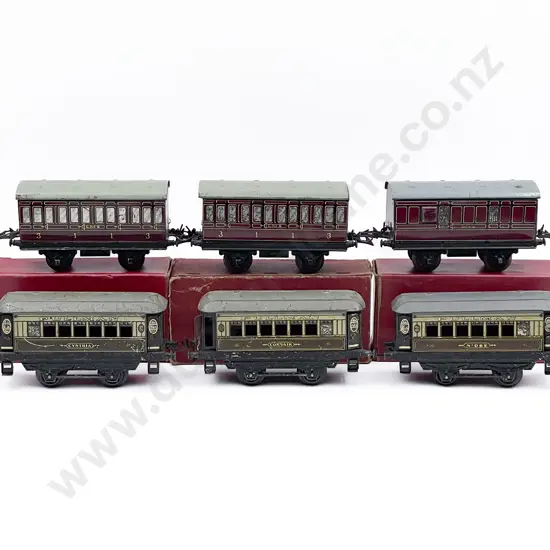 Hornby O Gauge Six Passenger Coaches