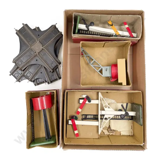 Hornby O Gauge Boxed Railway Line-Side Accessories