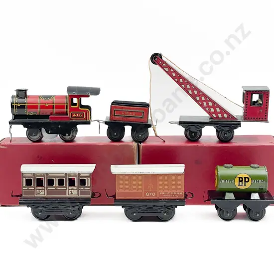 Wells Toys British Made O Gauge Clockwork Locomotive and Tender