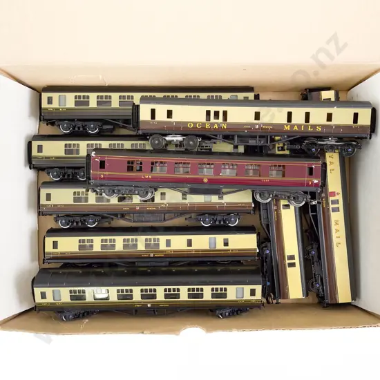 Nine Exley HO Gauge Corridor Coaches