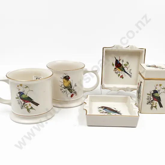 Four Pieces of Assorted Bird Decorated Carlton Walton