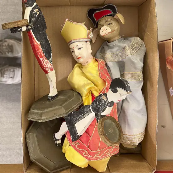 Small Box of Assorted Including Vintage Trinkets