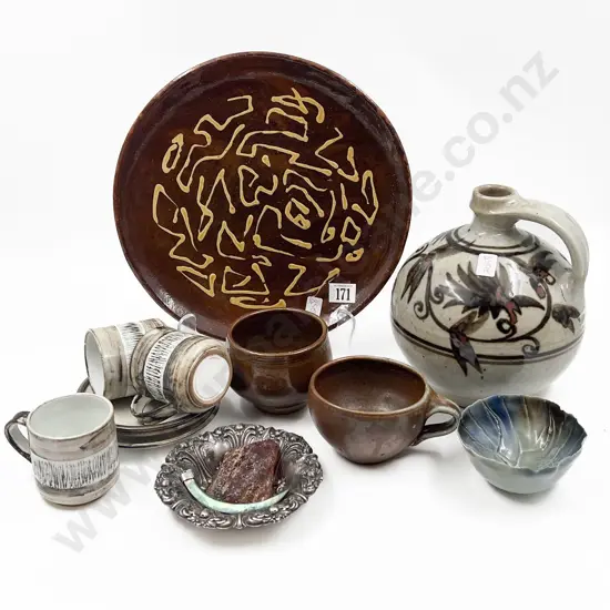 Quantity of Assorted Pottery etc