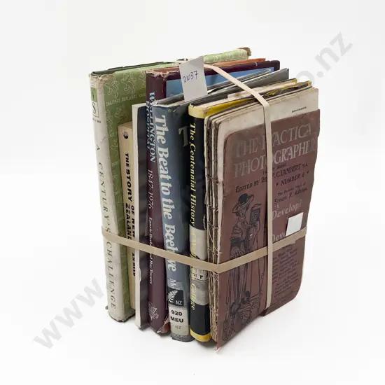 Small Quantity of Assorted Vintage Books