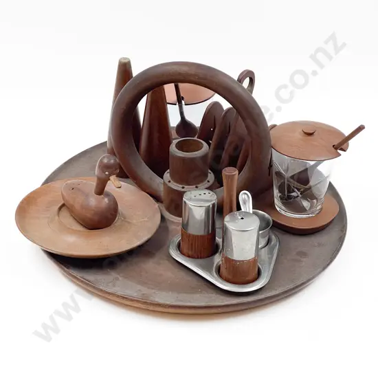 Quantity of 1920s Wooden Tableware