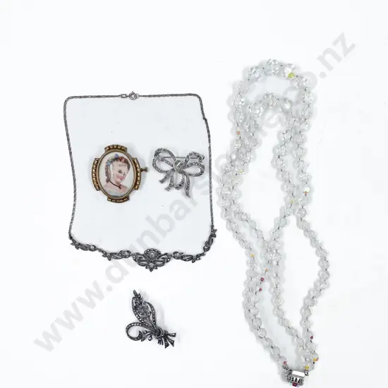 Bag of Assorted Costume Jewellery