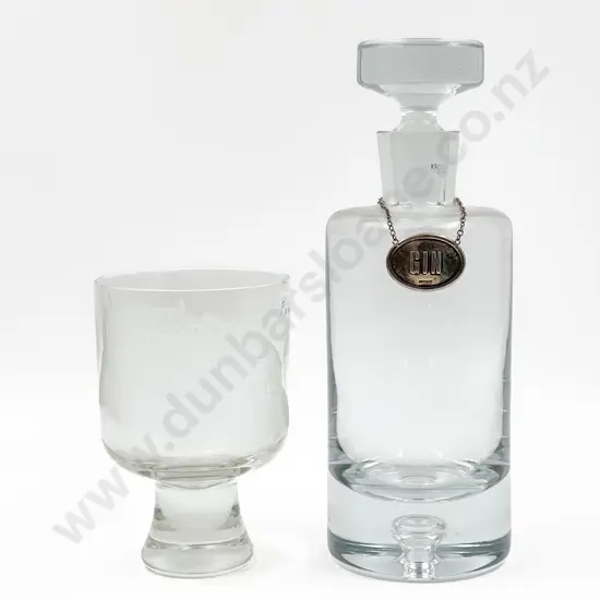 Glass Decanter with Pectoral Glass Cup