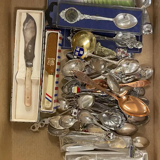 Small Quantity of Assorted Cutlery